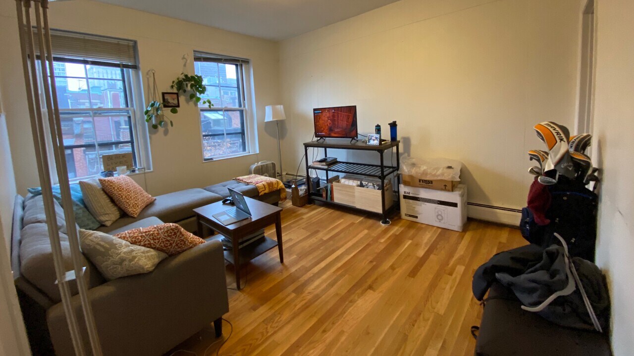 17 Irving St in Boston, MA - Building Photo