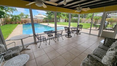 225 E Ilex Dr in West Palm Beach, FL - Building Photo - Building Photo