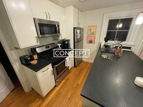 658 Massachusetts Ave, Unit 1B in Boston, MA - Foto de edificio - Building Photo
