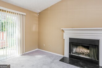 2089 Glenwood Downs Dr in Decatur, GA - Building Photo - Building Photo