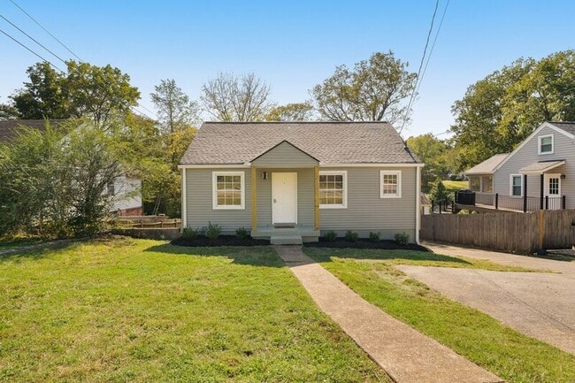 1326 Ardee Ave in Nashville, TN - Foto de edificio - Building Photo
