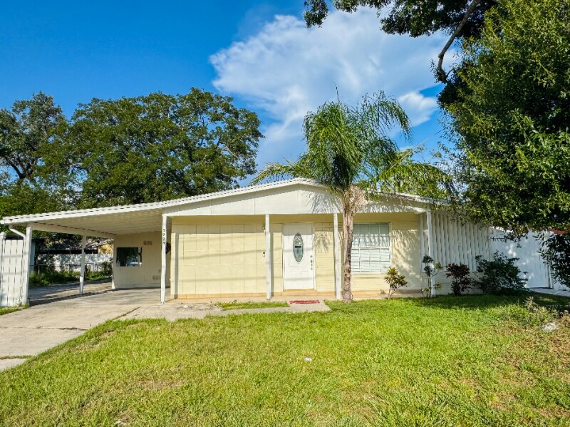 5925 George Rd in Tampa, FL - Building Photo
