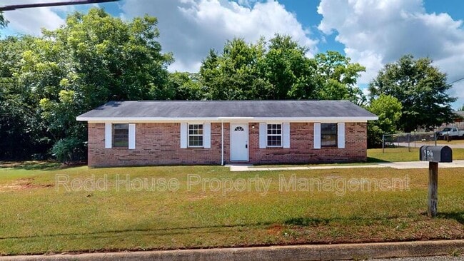 property at 903 W Adams St