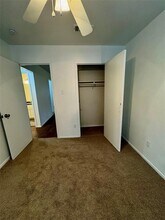 6200 Woodhue Dr in Austin, TX - Building Photo - Building Photo