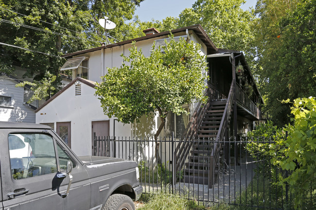 2508 C St in Sacramento, CA - Building Photo - Building Photo