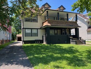 1648 Eddington Rd, Unit 3 in Cleveland Heights, OH - Building Photo - Building Photo