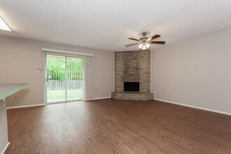 716 Admiralty Way in Fort Worth, TX - Building Photo - Building Photo