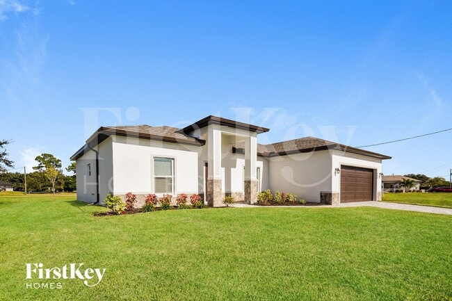 505 NW 26th Terrace in Cape Coral, FL - Foto de edificio - Building Photo