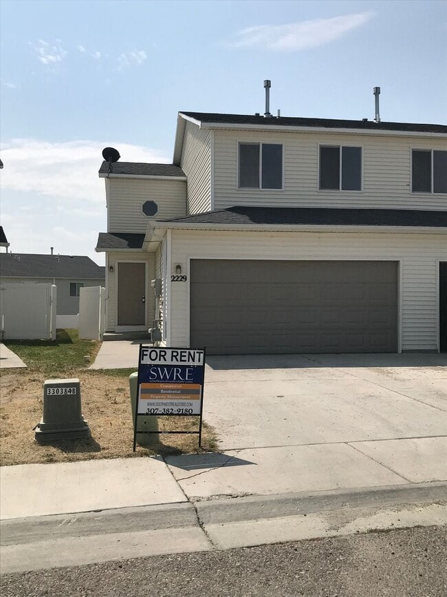 property at 2229 Westridge Dr