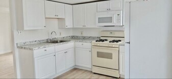 301 Somerset St, Unit B in Gloucester City, NJ - Building Photo