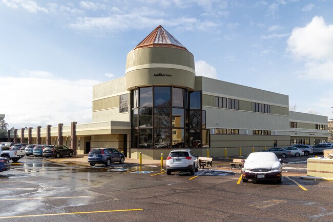 Windsor Gardens in Denver, CO - Building Photo - Building Photo