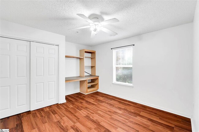 property at 1412 Harts Ridge Dr