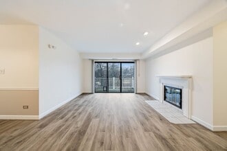 0N 24 Ambleside Dr in Winfield, IL - Building Photo - Building Photo