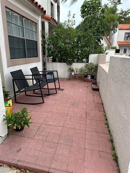 9425 NW 42nd St in Sunrise, FL - Building Photo - Building Photo