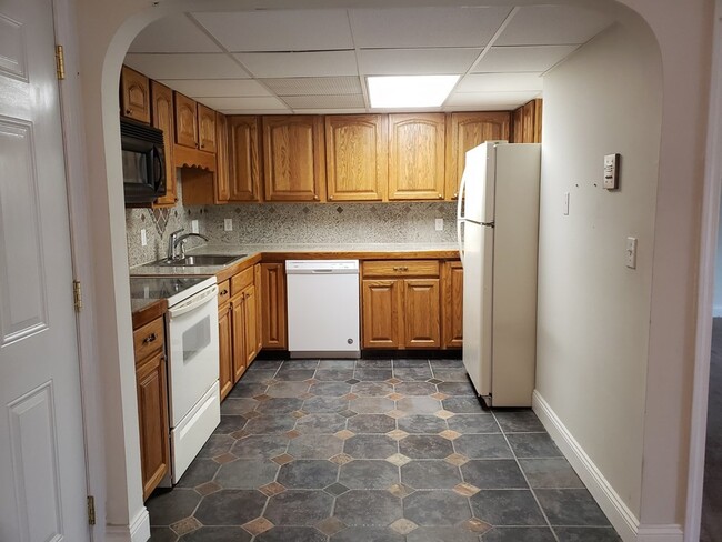 6 Kennedy Ln in Milford, MA - Building Photo - Building Photo