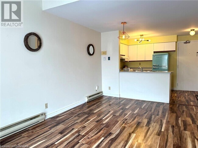 41 Vly Vw Rd in Kitchener, ON - Building Photo - Building Photo