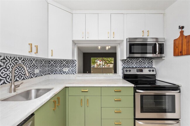 property at 6890 N Kendall Dr