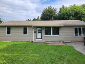 101 Sunrise Terrace in Salina, NY - Building Photo