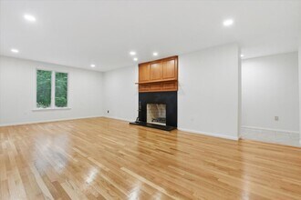 183 Kings Grant Rd in Weston, MA - Building Photo - Building Photo