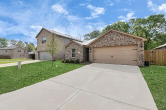 25414 Glacier Lake Dr in Cleveland, TX - Building Photo - Building Photo