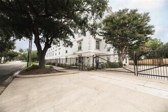 3501 Chenevert St in Houston, TX - Building Photo - Building Photo