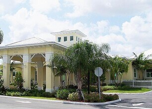 2933 SE 2nd Dr in Homestead, FL - Foto de edificio - Building Photo
