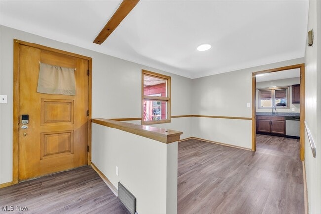3460 Hetzel Dr in Parma, OH - Foto de edificio - Building Photo
