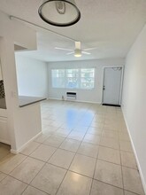 82 Kingswood E in West Palm Beach, FL - Building Photo - Building Photo