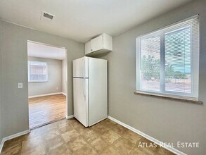3825 S King St in Denver, CO - Foto de edificio - Building Photo