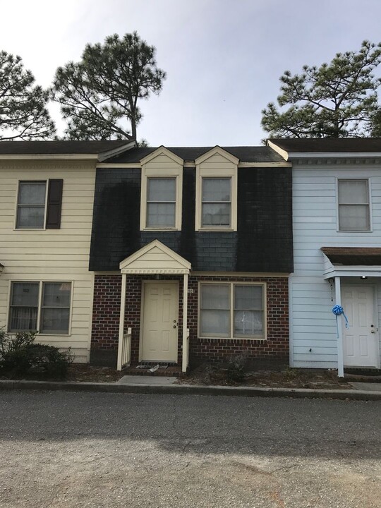 2230 Yaupon Dr in Wilmington, NC - Building Photo