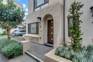 2907 W Exposition Pl in Los Angeles, CA - Building Photo