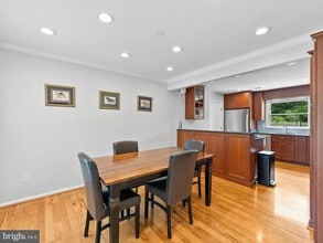 13517 Point Pleasant Dr in Chantilly, VA - Building Photo - Building Photo