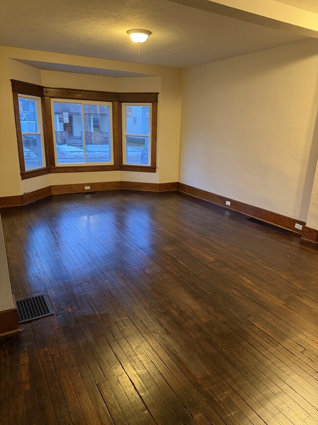 1056 W 21st St in Erie, PA - Building Photo - Building Photo