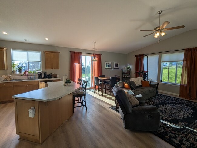 342 Helens Ln in Washougal, WA - Building Photo - Building Photo