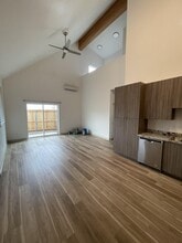411 Azalea Ct in Talent, OR - Building Photo - Building Photo