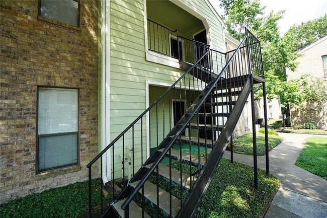 6602 Harbor Town Dr
