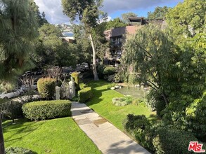 950 Kings Rd in West Hollywood, CA - Foto de edificio - Building Photo