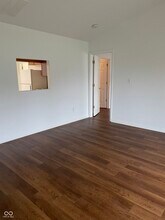 1195 Count Turf Ct in New Whiteland, IN - Foto de edificio - Building Photo