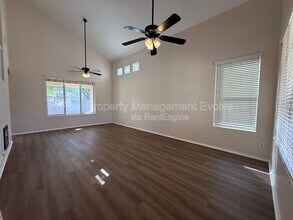 1677 S Peppertree Dr in Gilbert, AZ - Building Photo - Building Photo