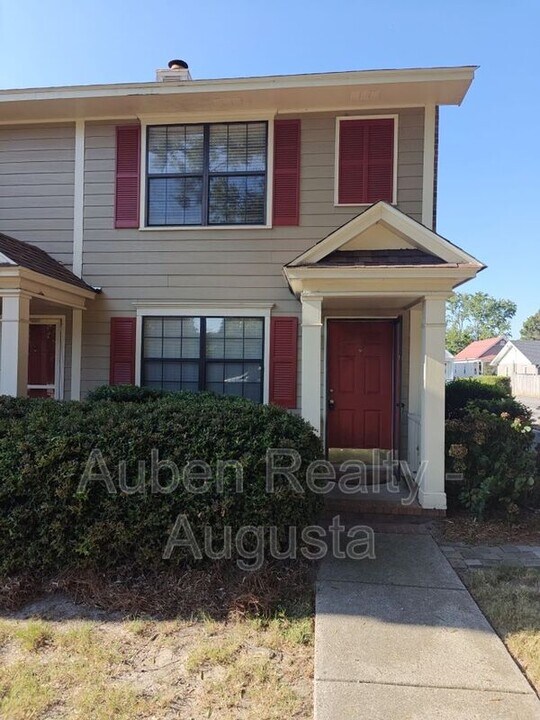 208 W Buena Vista Ave in North Augusta, SC - Building Photo