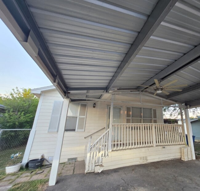 227 Esma St in San Antonio, TX - Building Photo - Building Photo