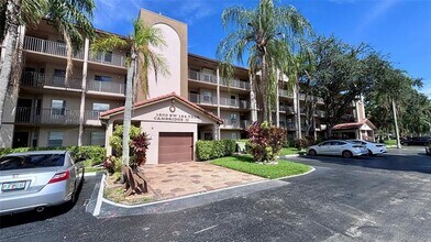 1200 SW 124th Terrace in Pembroke Pines, FL - Building Photo - Building Photo