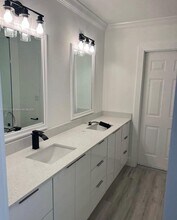 8980 SW 44th St in Miami, FL - Building Photo - Building Photo