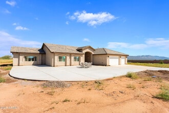 8373 E Sunwing Ridge Dr in Hereford, AZ - Building Photo - Building Photo