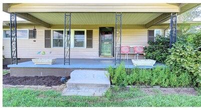 2863 N Hwy 101 in Greer, SC - Building Photo - Building Photo