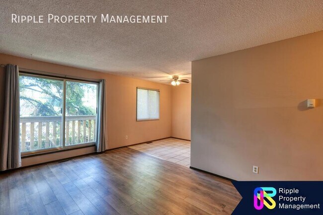 7712 Bowness Rd NW in Calgary, AB - Building Photo - Building Photo