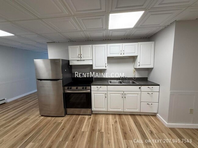 35 Main St, Unit 32 in Bangor, ME - Building Photo - Building Photo