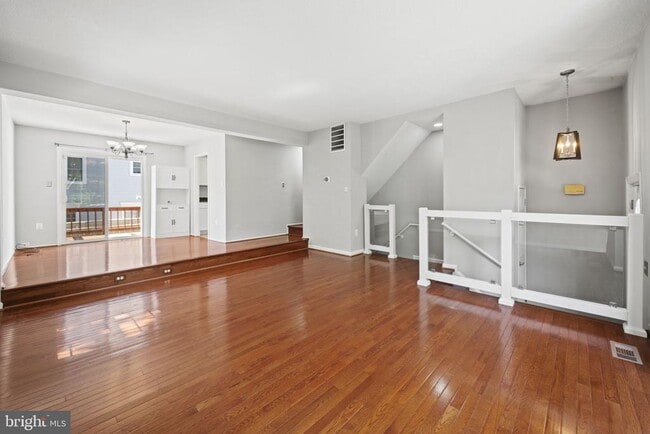 property at 2362 Hunters Square Ct