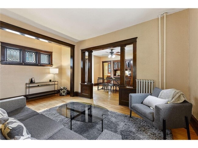 1033 15th Ave SE in Minneapolis, MN - Foto de edificio - Building Photo