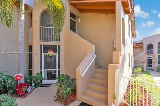 433 SW 86th Ave in Pembroke Pines, FL - Foto de edificio - Building Photo